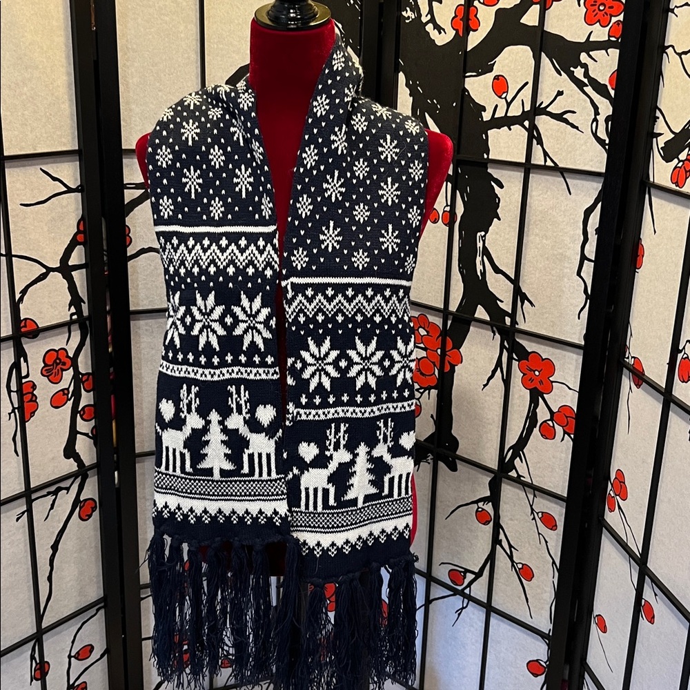 #127. 🪷 blue scarf with deer